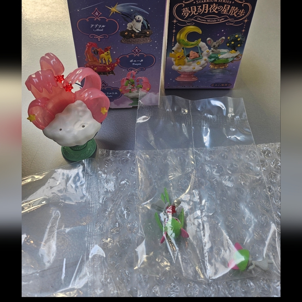 Re-ment Starrium Series Pokemon Figure-Ralts and Kirlia